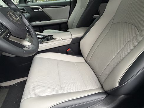 Used 2019 Lexus RX 350 FWD w/ Accessory Package image 17