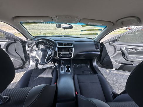 Used 2018 Nissan Altima 2.5 SR image 19
