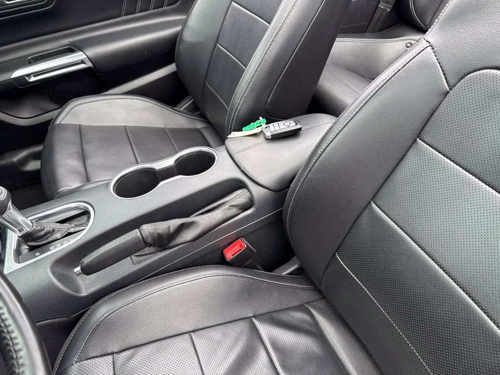 Used 2022 Ford Mustang Premium RWD image 31