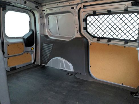 Used 2020 Ford Transit Connect XLT image 26