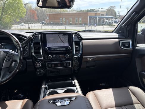 Used 2020 Nissan Titan Platinum Reserve w/ Moonroof Package image 30