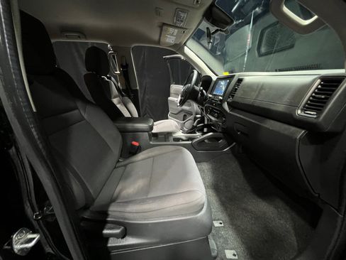 Certified 2022 Nissan Frontier S image 19