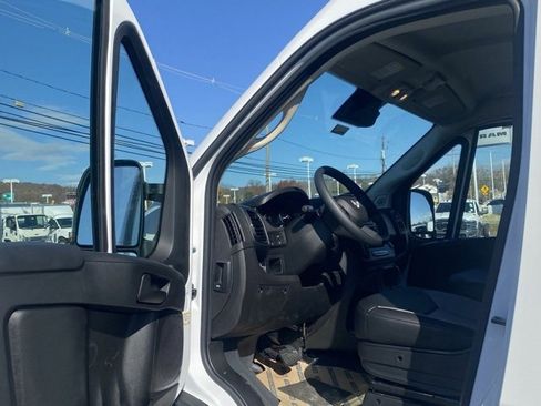 New 2026 RAM ProMaster 2500 w/ Convenience Group image 16