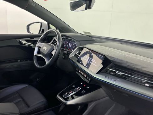 Used 2024 Audi Q4 e-tron Premium Plus w/ Premium Plus image 32