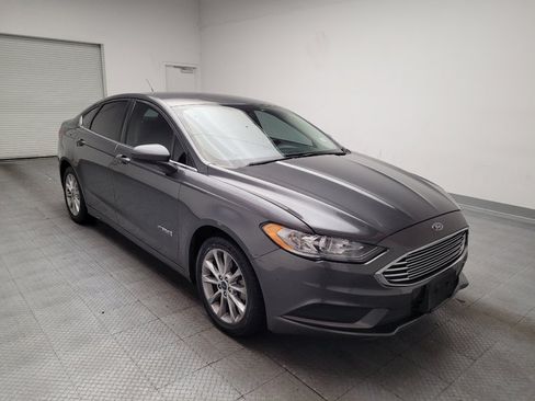 Used 2017 Ford Fusion SE FWD image 13