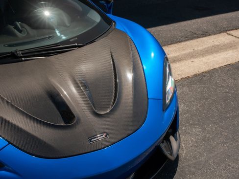 Used 2018 McLaren 570S Spider RWD image 26