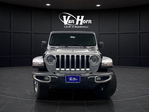 Used 2020 Jeep Wrangler Unlimited Sahara AWD/4WD image 2