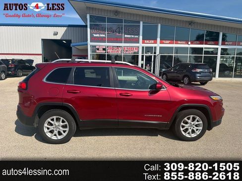 Used 2014 Jeep Cherokee Latitude w/ Cold Weather Group AWD/4WD image 1