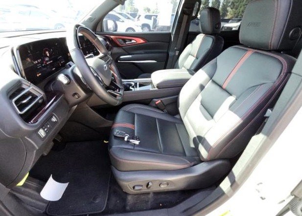 Used 2024 Chevrolet Traverse RS FWD image 7