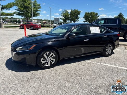 Used 2024 Nissan Altima 2.5 S FWD image 15