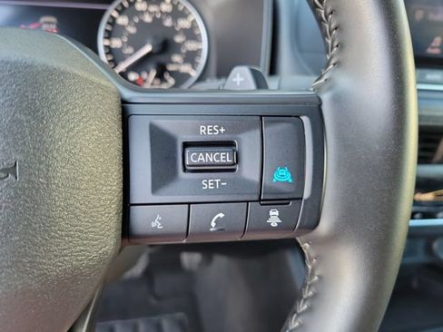Used 2025 Nissan Rogue SV AWD/4WD image 29