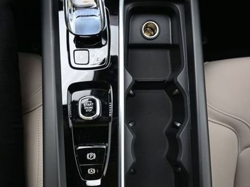 New 2026 Volvo XC60 B5 Plus w/ Protection Package Premier image 12