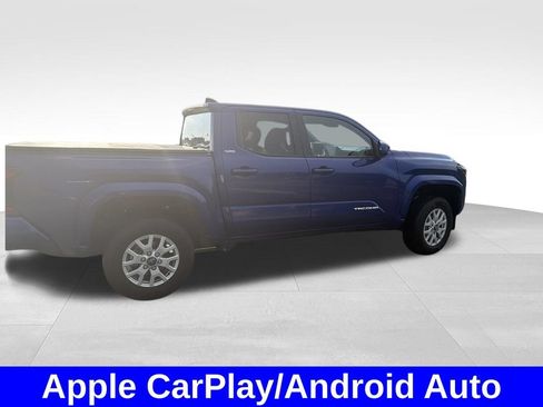 Used 2025 Toyota Tacoma SR5 AWD/4WD image 9