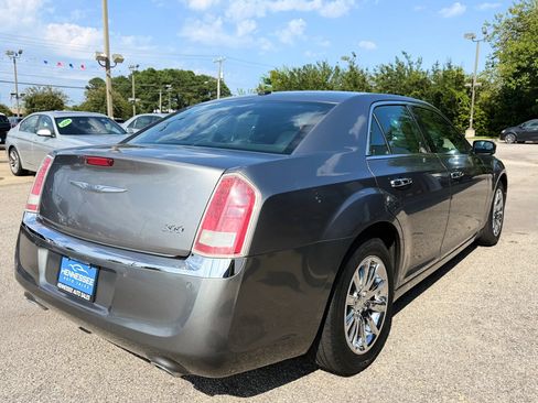 Used 2011 Chrysler 300 Limited RWD image 36