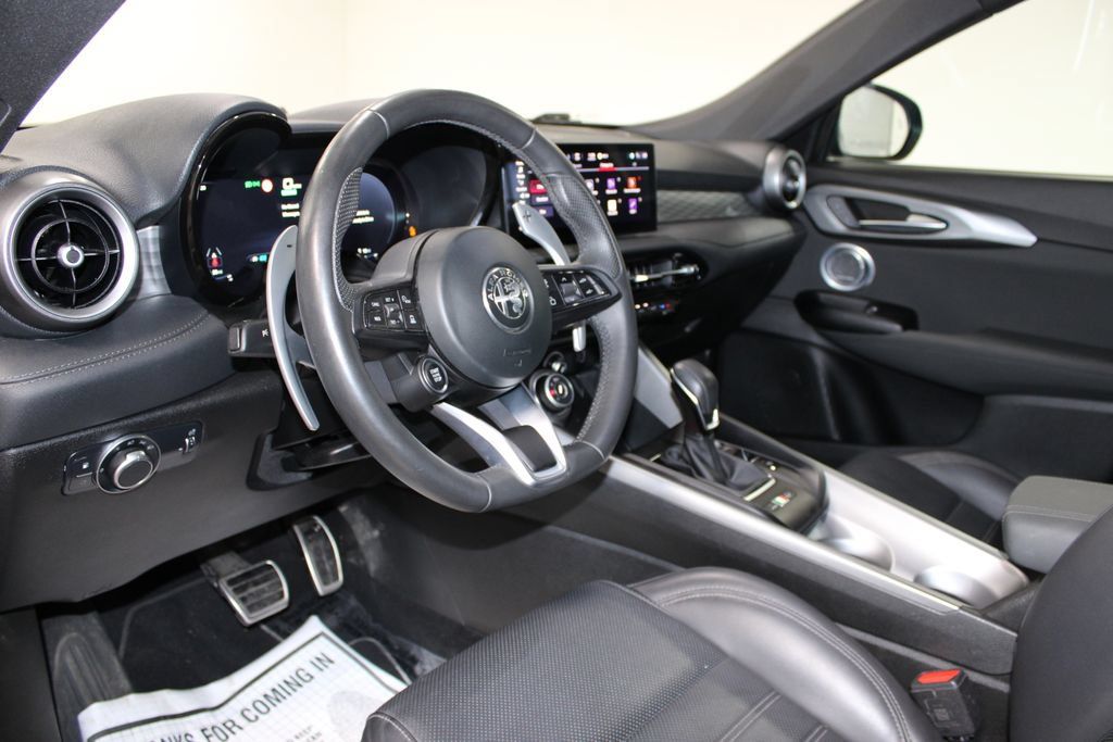 Used 2024 Alfa Romeo Tonale Veloce AWD/4WD image 22