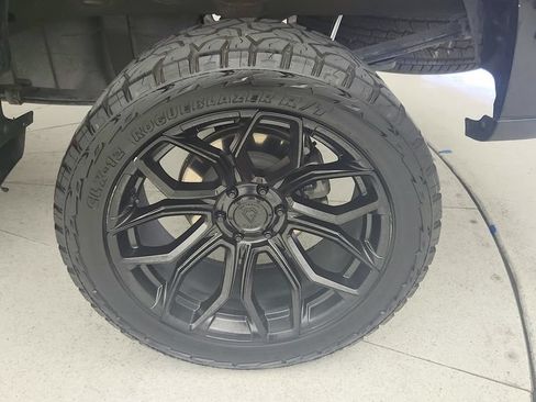 Used 2024 Chevrolet Silverado 1500 LT RWD image 39