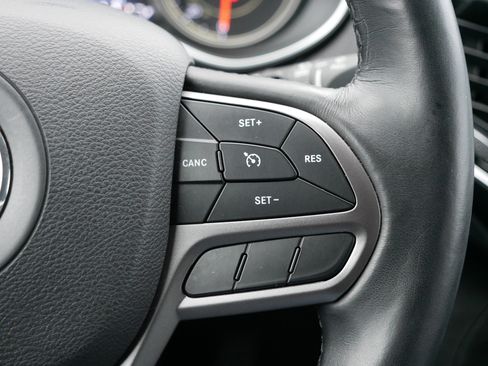 Used 2019 Jeep Cherokee Limited w/ Trailer Tow Group image 30