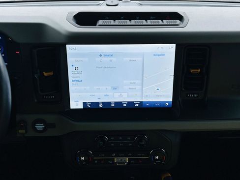 Used 2023 Ford Bronco Badlands image 21