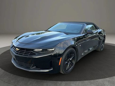 Used 2019 Chevrolet Camaro LT RWD image 34