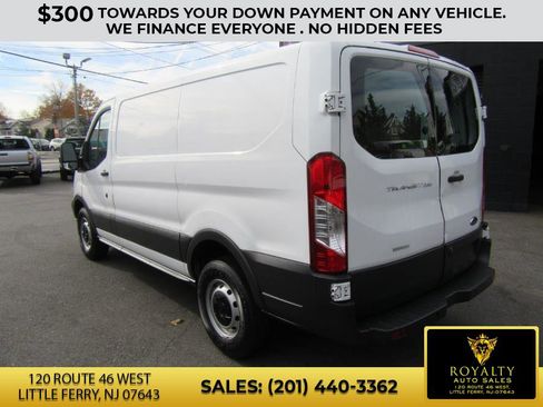 Used 2015 Ford Transit 250 130 Low Roof image 29