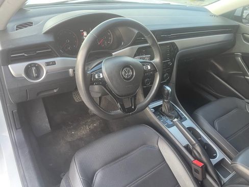 Used 2021 Volkswagen Passat 2.0T SE FWD image 13