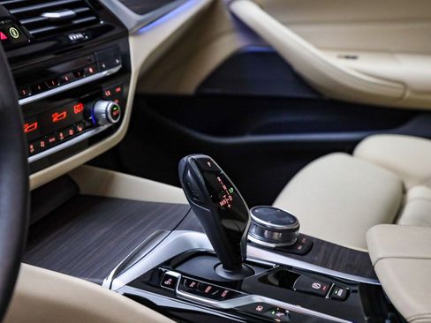 Certified 2023 BMW 530e w/ Premium Package image 24