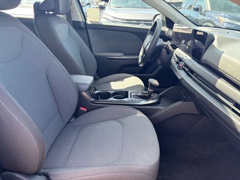 Used 2025 Kia K4 FWD image 35