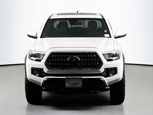 Used 2019 Toyota Tacoma TRD Off-Road image 2