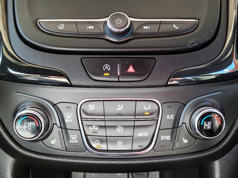 Used 2022 Chevrolet Equinox RS image 13