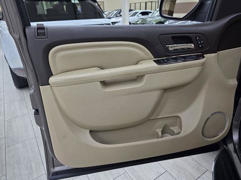 Used 2013 GMC Yukon Denali RWD image 41