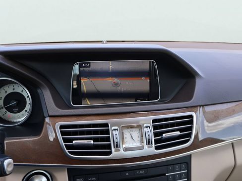 Used 2016 Mercedes-Benz E 350 4MATIC Sedan image 22