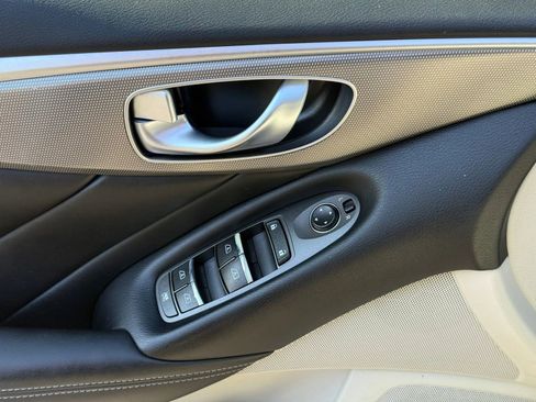 Used 2014 INFINITI Q50 2.0t w/ Moonroof Package image 16