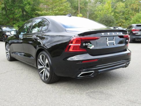 Used 2022 Volvo S60 B5 Momentum w/ Premium Package image 8