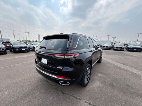Used 2024 Jeep Grand Cherokee Overland AWD/4WD image 5