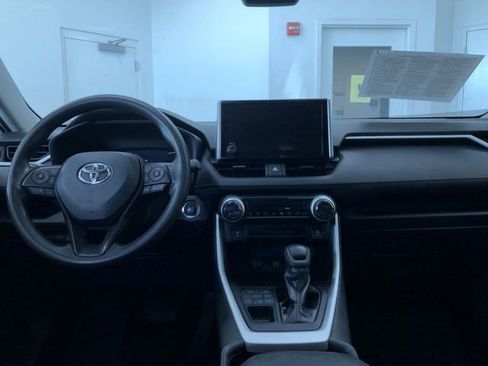 Used 2023 Toyota RAV4 XLE w/ Convenience Package image 17