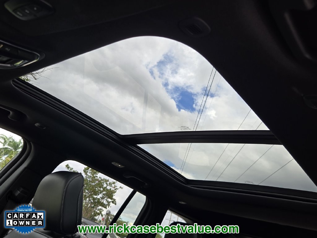 Used 2024 Jeep Grand Cherokee Limited w/ Black Appearance Package RWD image 17