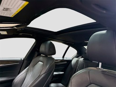 Used 2018 BMW 540i xDrive image 26