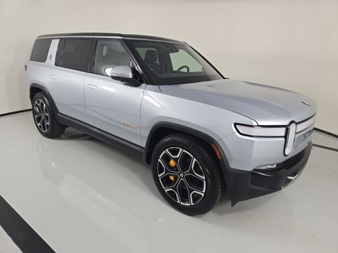 Used 2023 Rivian R1S Adventure AWD/4WD image 7