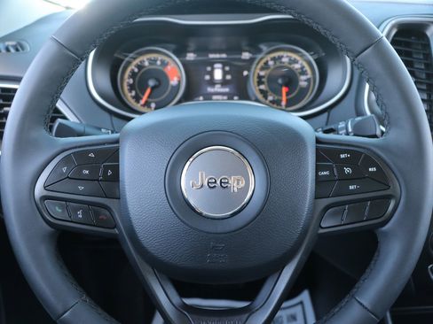 Used 2022 Jeep Cherokee Trailhawk image 17