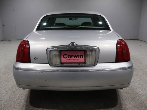 Used 2000 Lincoln Town Car Cartier image 3