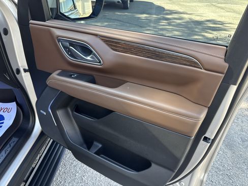 Used 2023 Chevrolet Suburban High Country AWD/4WD image 22