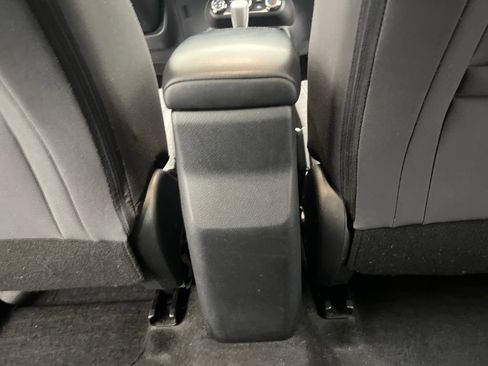 Used 2025 Nissan Kicks SV AWD/4WD image 24