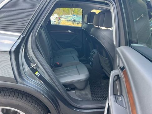 Used 2024 Audi Q5 e Premium Plus w/ Premium Plus Package image 41