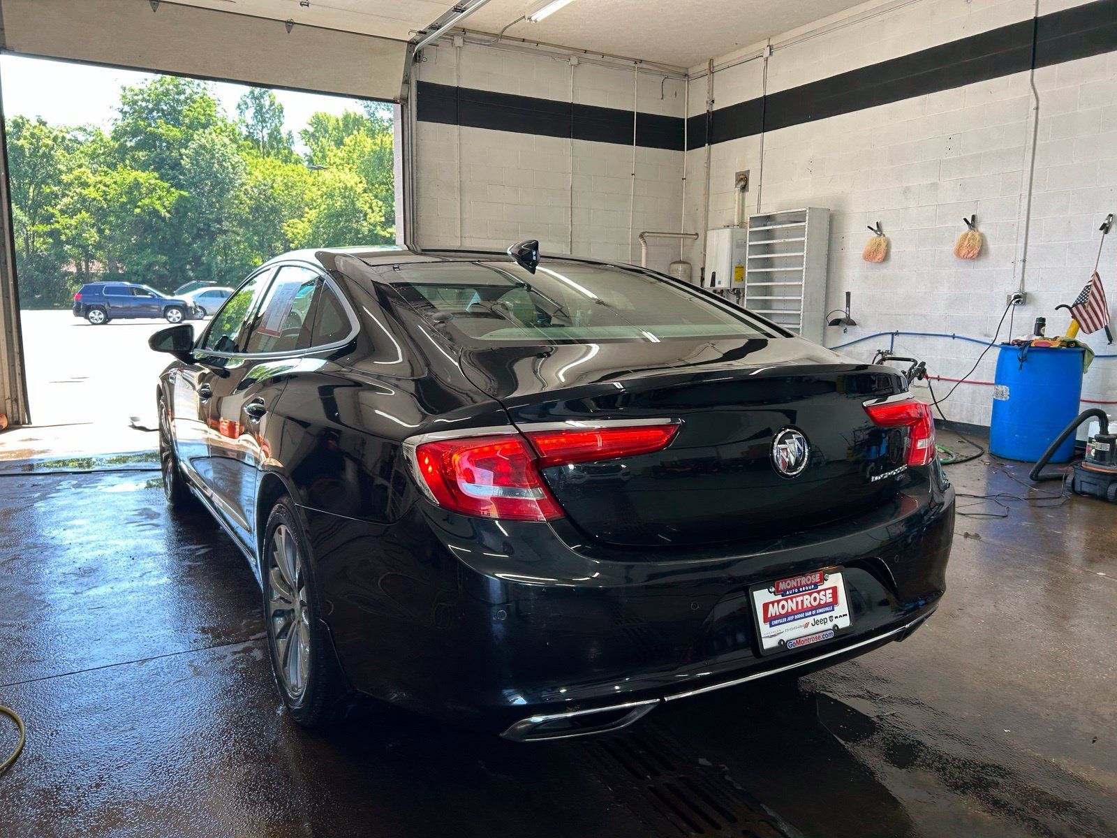 Used 2019 Buick LaCrosse Essence w/ Sun and Shade Package AWD/4WD image 4