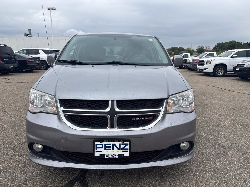 Used 2013 Dodge Grand Caravan Crew FWD image 2
