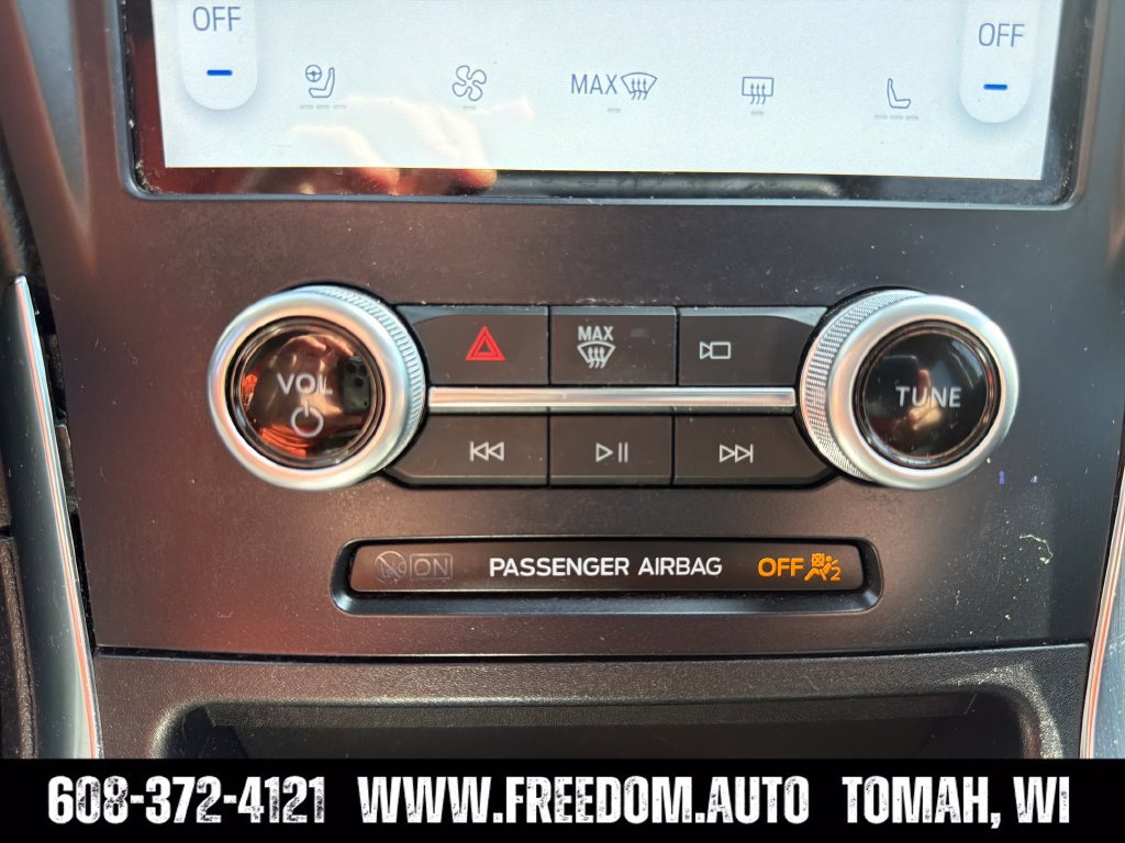 Used 2022 Ford Edge Titanium AWD/4WD image 19