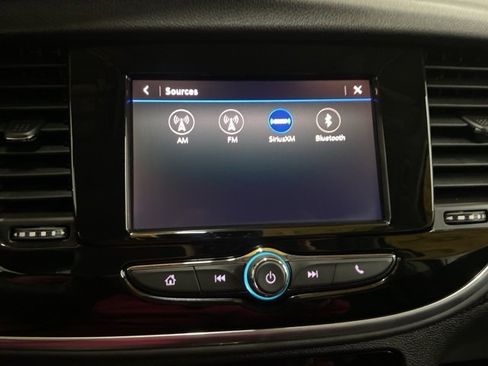 Used 2022 Buick Encore Preferred image 40