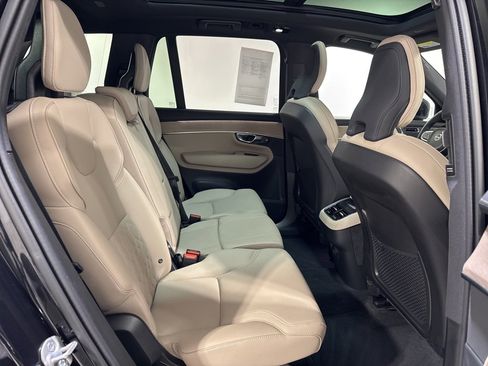 Used 2025 Volvo XC90 B6 Plus image 25