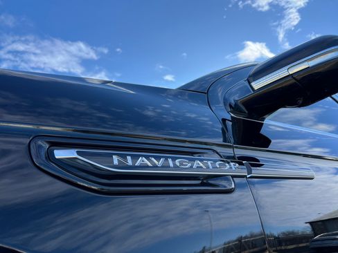 Used 2020 Lincoln Navigator L Reserve w/ Equipment Group 208A Reserve image 24