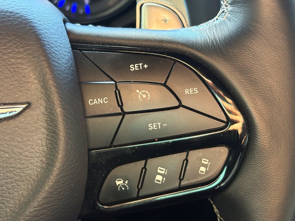 Certified 2023 Chrysler 300 C RWD image 17